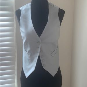 Super cute crop vest